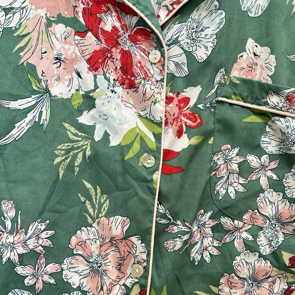 Cupcakes And Cashmere Pajama Top Womens Medium Green‎ Floral Silky Button Up